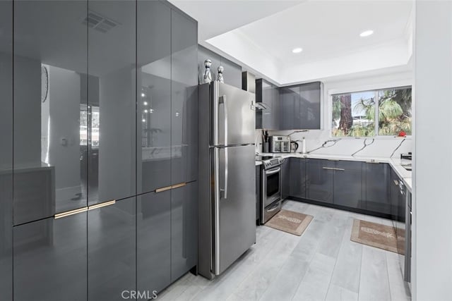 17711 Margate Street 316, Encino, CA 91316 — photo 4 of 33