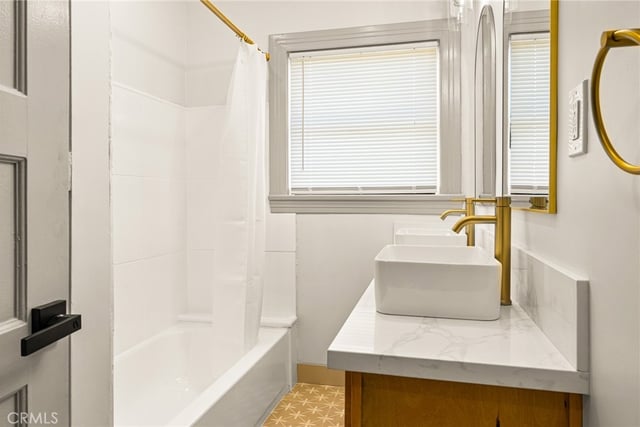 1132 W 56th, Los Angeles, CA 90037 — photo 13 of 48