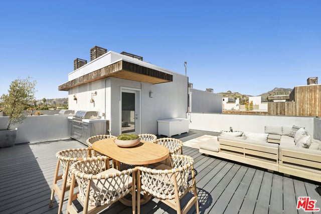 1041 N Spaulding Avenue 208, Los Angeles, CA 90046 — photo 16 of 36