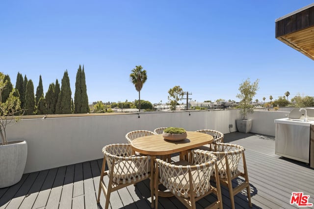 1041 N Spaulding Avenue 208, Los Angeles, CA 90046 — photo 20 of 36