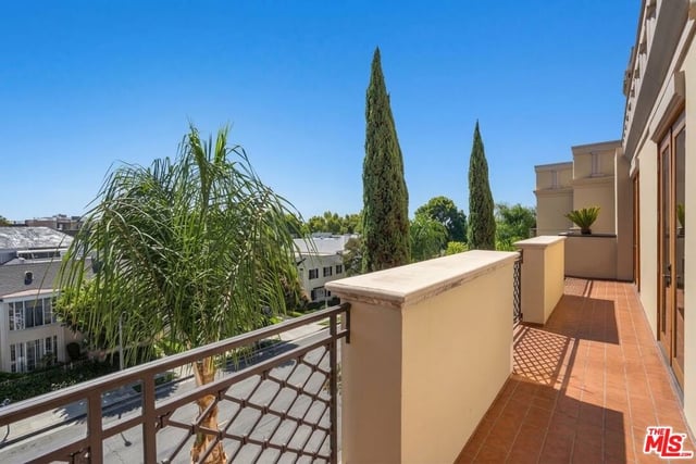 137 S Spalding Drive 401, Beverly Hills, CA 90212 — photo 11 of 39