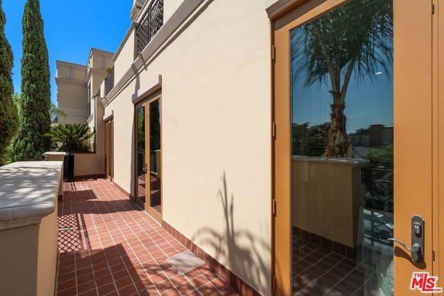 137 S Spalding Drive 401, Beverly Hills, CA 90212 — photo 27 of 39