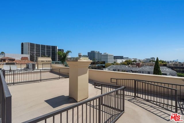 137 S Spalding Drive 401, Beverly Hills, CA 90212 — photo 29 of 39
