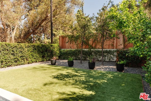 3126 Oakcrest Drive, Los Angeles, CA 90068 — photo 20 of 24