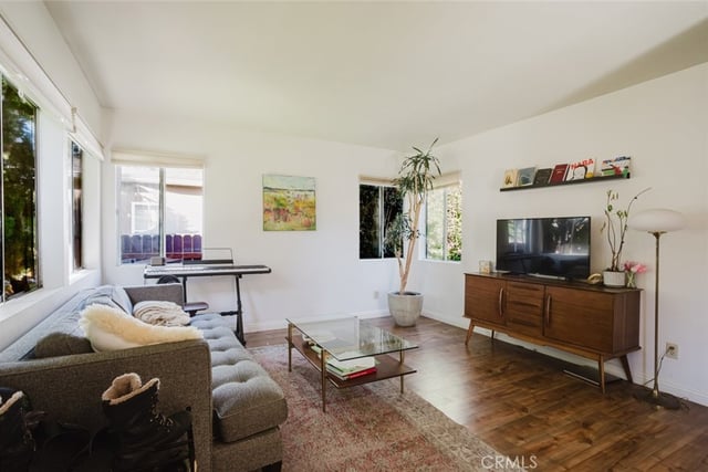 4190 Commonwealth Avenue, Culver City, CA 90232 — photo 10 of 36