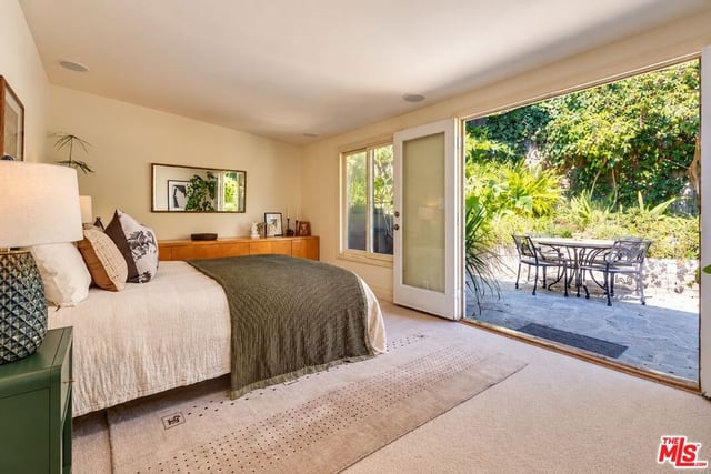 8513 Walnut Drive, Los Angeles, CA 90046 — photo 12 of 21