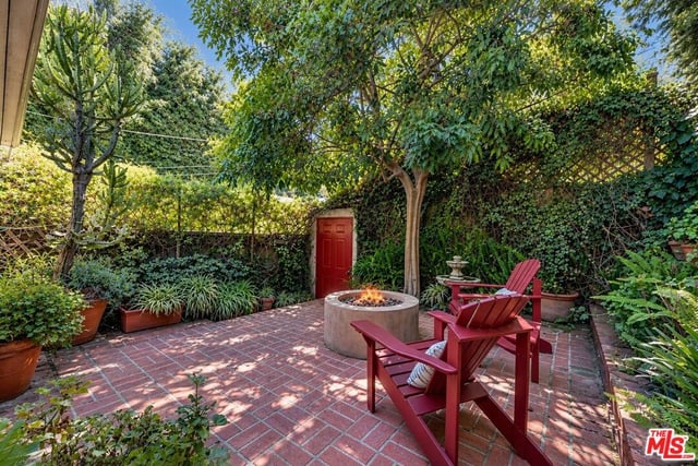 8513 Walnut Drive, Los Angeles, CA 90046 — photo 18 of 21