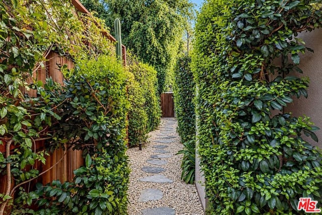 8513 Walnut Drive, Los Angeles, CA 90046 — photo 19 of 21