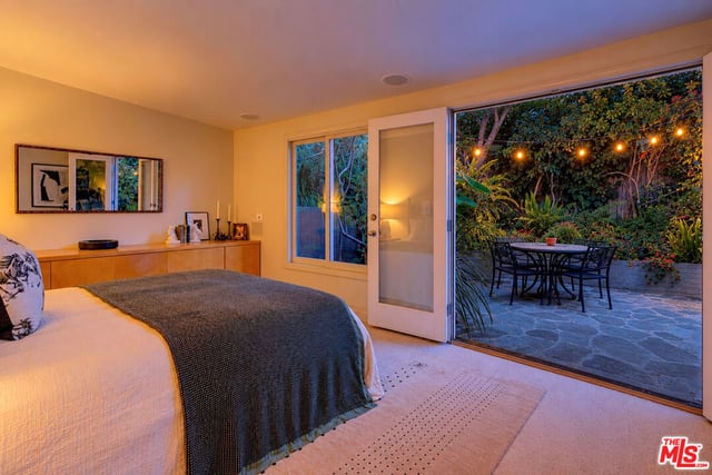 8513 Walnut Drive, Los Angeles, CA 90046 — photo 3 of 21