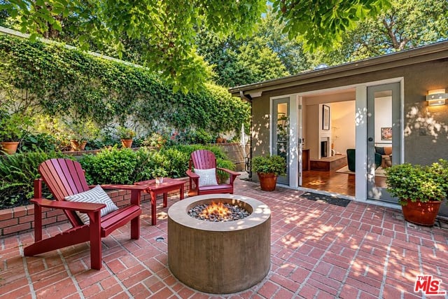 8513 Walnut Drive, Los Angeles, CA 90046 — photo 6 of 21