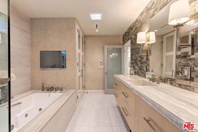 11545 Dona Cecilia Drive, Studio City, CA 91604 — photo 18 of 30