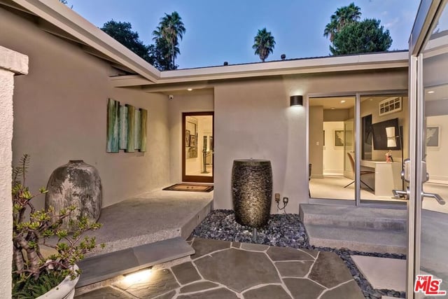 11545 Dona Cecilia Drive, Studio City, CA 91604 — photo 3 of 30