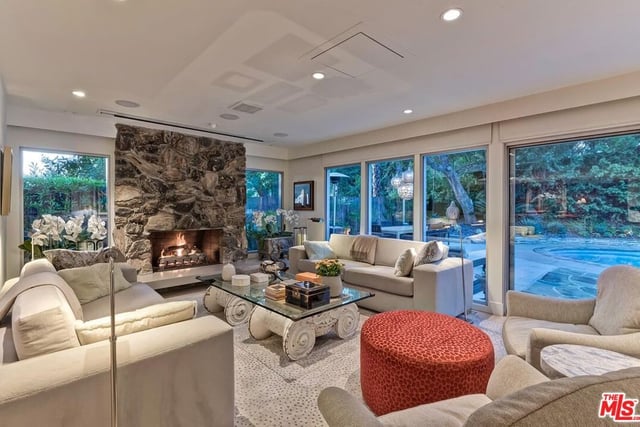 11545 Dona Cecilia Drive, Studio City, CA 91604 — photo 5 of 30