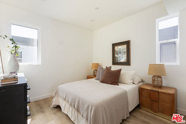 1231 1/2 N June Street, Los Angeles, CA 90038 — photo 17 of 37