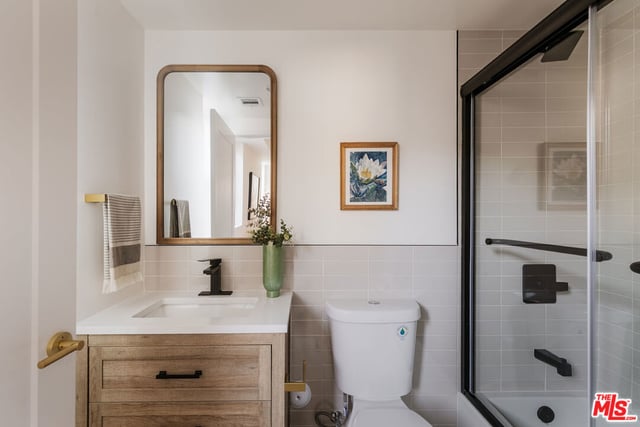 1231 1/2 N June Street, Los Angeles, CA 90038 — photo 30 of 37