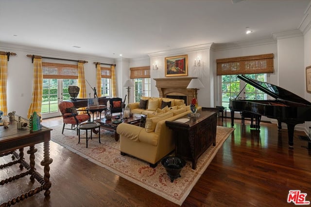 13935 Durham Road, Beverly Hills, CA 90210 — photo 11 of 21
