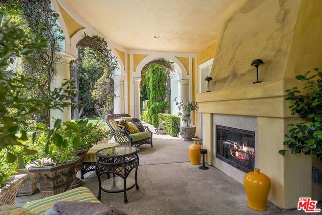 13935 Durham Road, Beverly Hills, CA 90210 — photo 18 of 21
