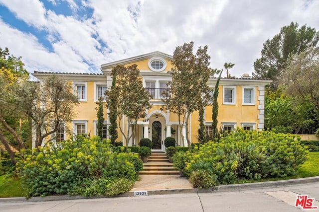 13935 Durham Road, Beverly Hills, CA 90210 — photo 4 of 21