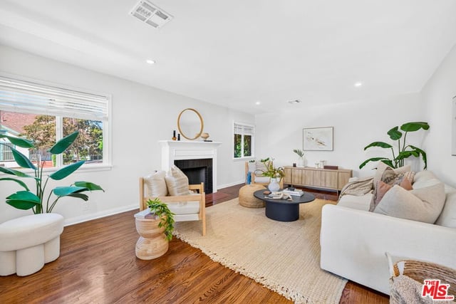 1442 Ellsmere Avenue, Los Angeles, CA 90019 — photo 4 of 22