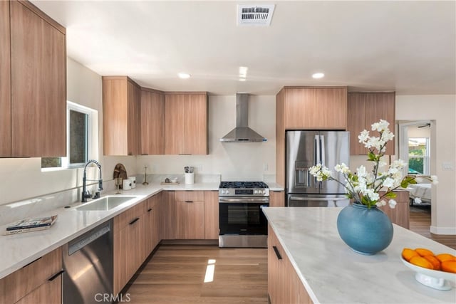 1724 W 43rd Street, Los Angeles, CA 90062 — photo 17 of 31