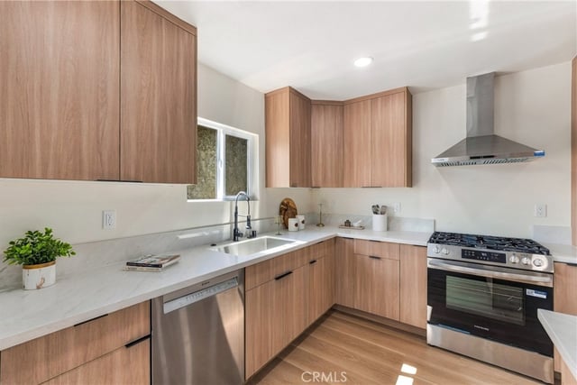 1724 W 43rd Street, Los Angeles, CA 90062 — photo 19 of 31