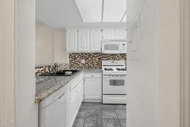 9906 Owensmouth Avenue 14, Chatsworth, CA 91311 — photo 16 of 36