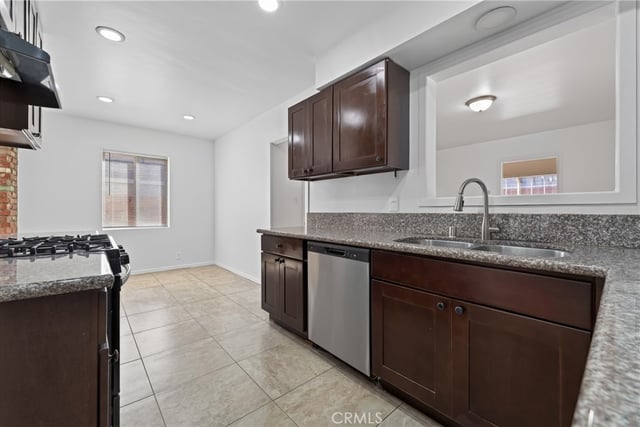 6819 Bellaire Avenue, North Hollywood, CA 91605 — photo 8 of 38