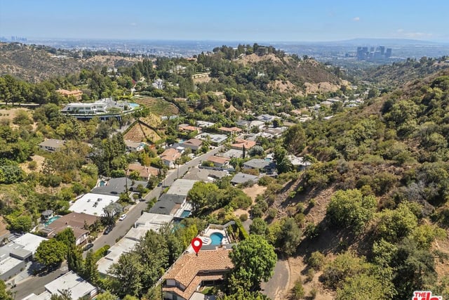 9830 Beeson Drive, Los Angeles, CA 90210 — photo 32 of 36