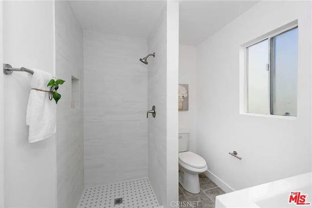4350 Berryman Avenue 10, Los Angeles, CA 90066 — photo 18 of 21