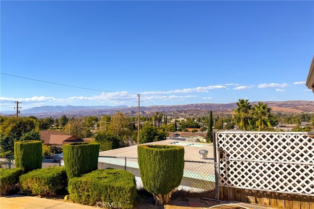856 Moffatt Circle, Simi Valley, CA 93065 — photo 3 of 31
