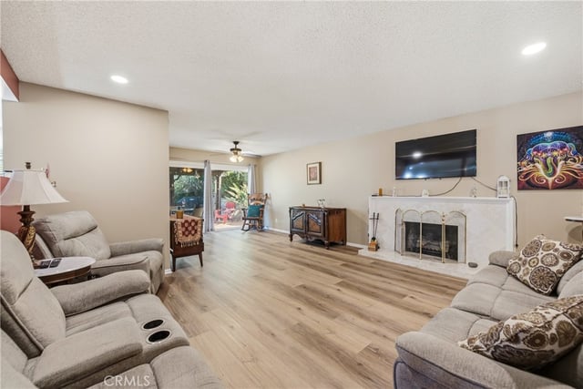856 Moffatt Circle, Simi Valley, CA 93065 — photo 5 of 31