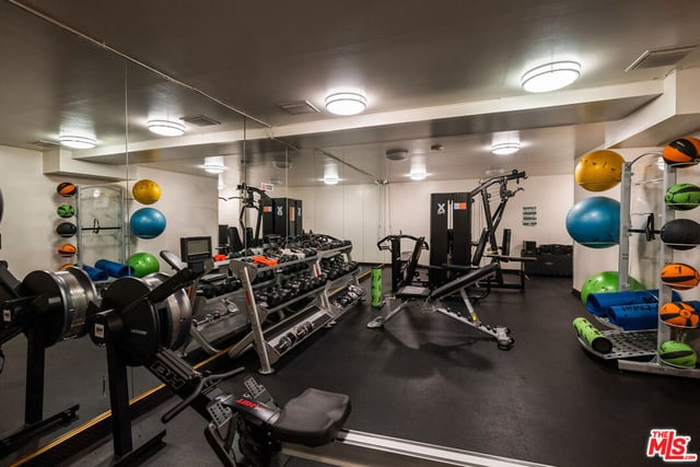 100 S Doheny Drive 811, Los Angeles, CA 90048 — photo 14 of 19