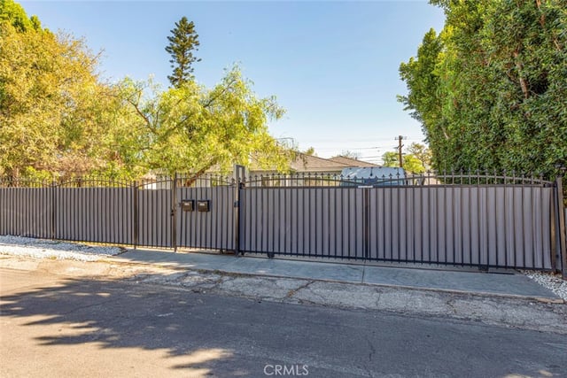6206 Camellia, North Hollywood, CA 91606 — photo 2 of 73