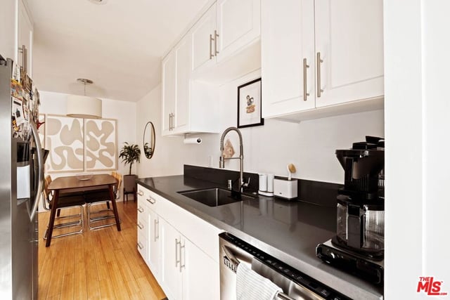 550 N Croft Avenue 2, Los Angeles, CA 90048 — photo 14 of 27