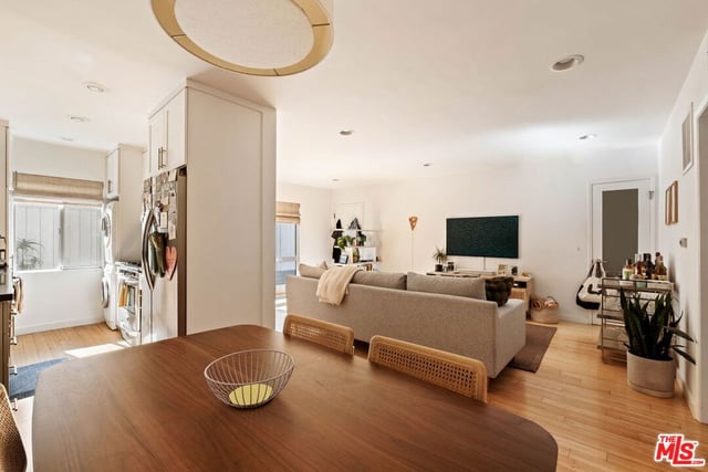 550 N Croft Avenue 2, Los Angeles, CA 90048 — photo 4 of 27