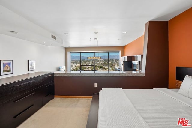 1100 Wilshire Boulevard 2105, Los Angeles, CA 90017 — photo 18 of 39