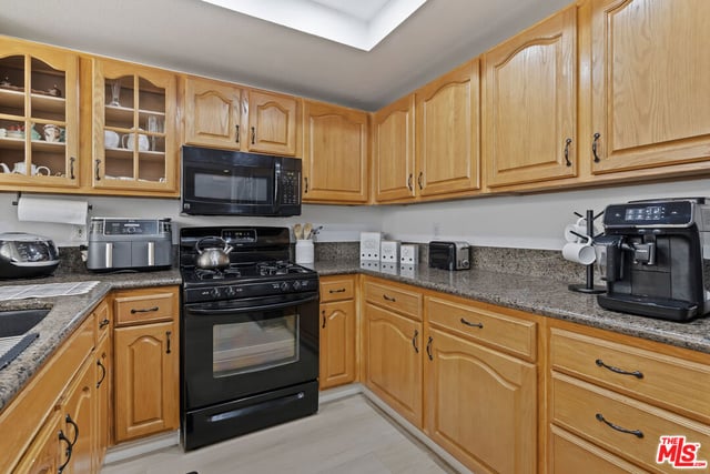 4240 Lost Hills Road 903, Agoura Hills, CA 91301 — photo 14 of 47