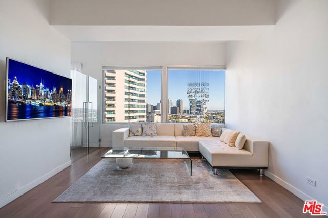10501 Wilshire Boulevard 1904, Los Angeles, CA 90024 — photo 5 of 24