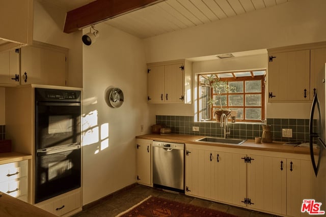 2774 Woodstock Road, Los Angeles, CA 90046 — photo 10 of 34