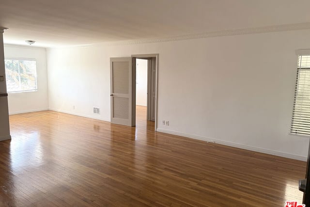 1225 Sunset Plaza Drive 2, West Hollywood, CA 90069 — photo 11 of 19