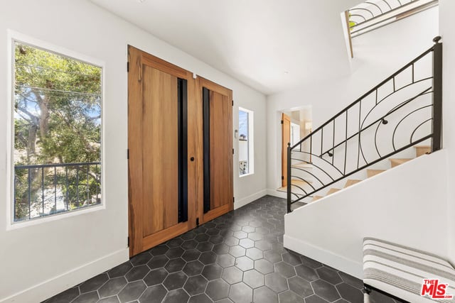 2927 Park Center Drive, Los Angeles, CA 90068 — photo 3 of 53