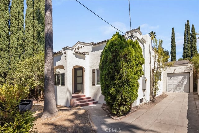 1379 E Elizabeth Street, Pasadena, CA 91104 — photo 3 of 19