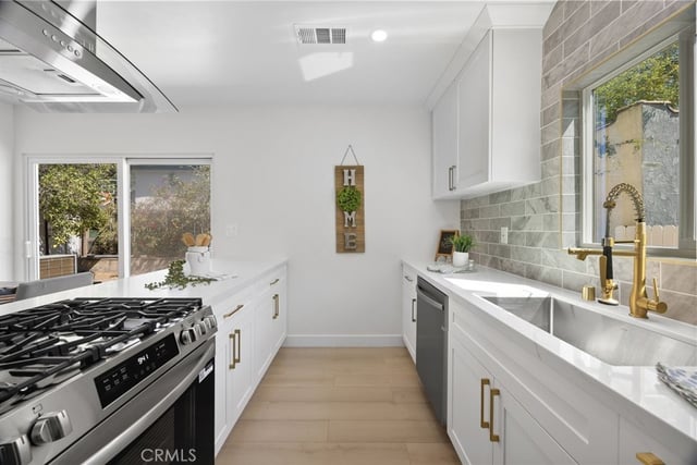 1379 E Elizabeth Street, Pasadena, CA 91104 — photo 9 of 19