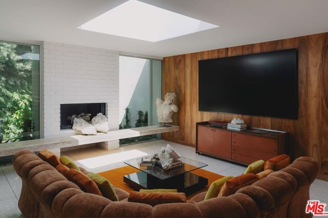 400 Castle Place, Beverly Hills, CA 90210 — photo 17 of 45