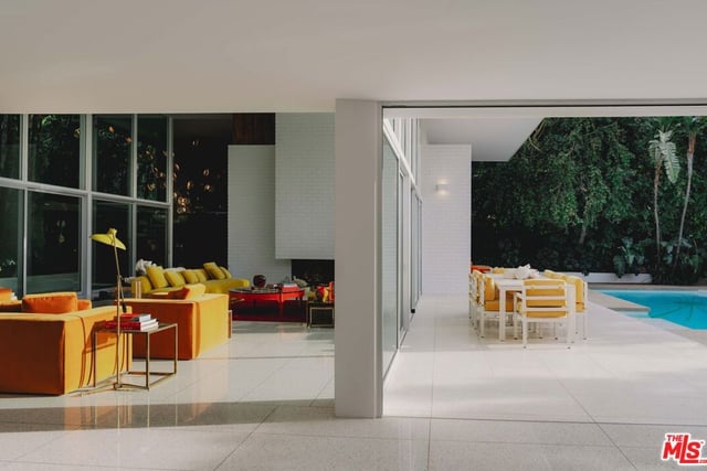400 Castle Place, Beverly Hills, CA 90210 — photo 19 of 45