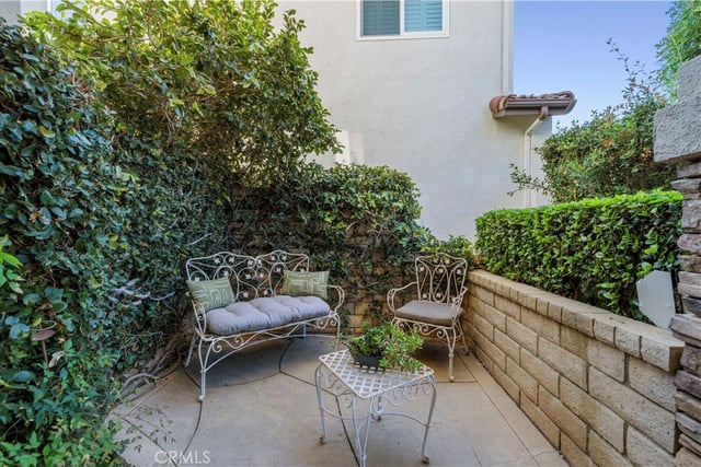 27620 Muir Grove Way, Castaic, CA 91384 — photo 5 of 75