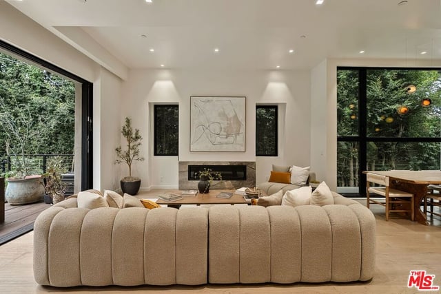 10326 Keswick Avenue, Los Angeles, CA 90064 — photo 14 of 74
