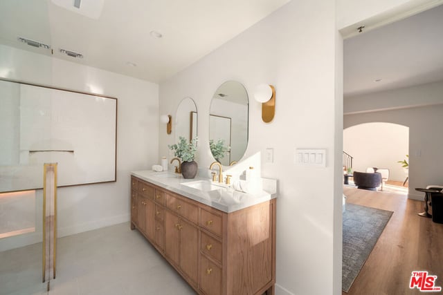 2967 Glendower Avenue, Los Angeles, CA 90027 — photo 32 of 146