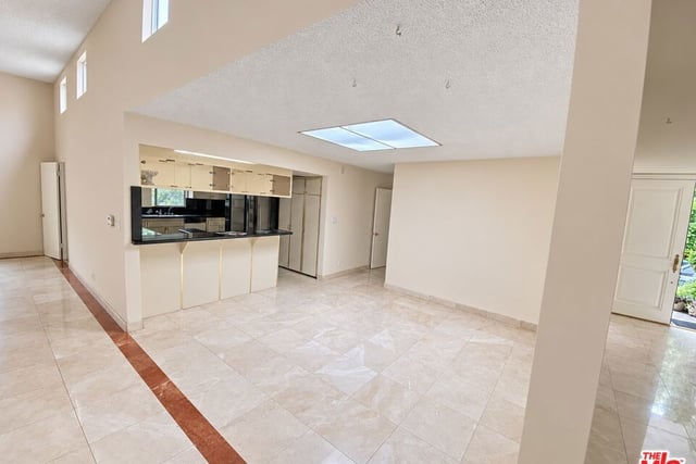 2043 San Ysidro Drive, Beverly Hills, CA 90210 — photo 5 of 10