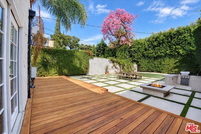 934 N Sweetzer Avenue, West Hollywood, CA 90069 — photo 29 of 35